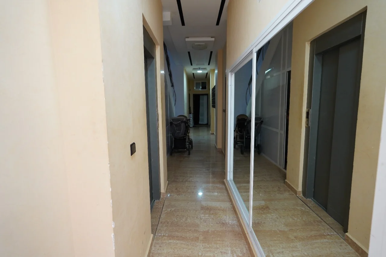 Appartement A vendre à M'diq résidence fermée chambre salon et balcon Appartement A vendre à M'diq résidence fermée chambre salon et balcon