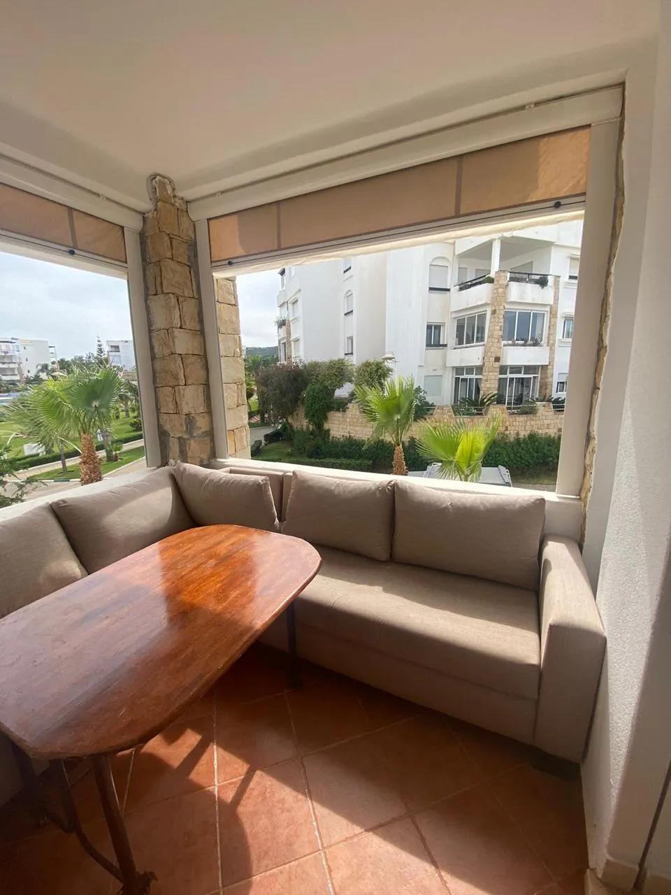 Jolie appartement à louer  à Marina Smir, composé d'une chambre  et d'un salon.