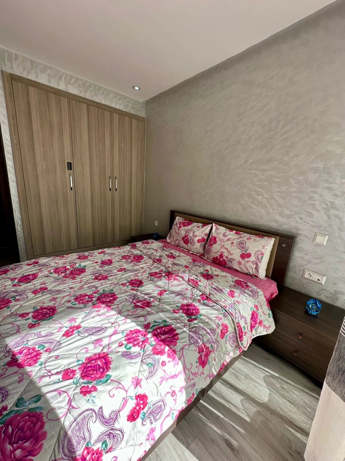 Studio moderne à louer à Agadir, dans une résidence sécurisée, bien équipé.