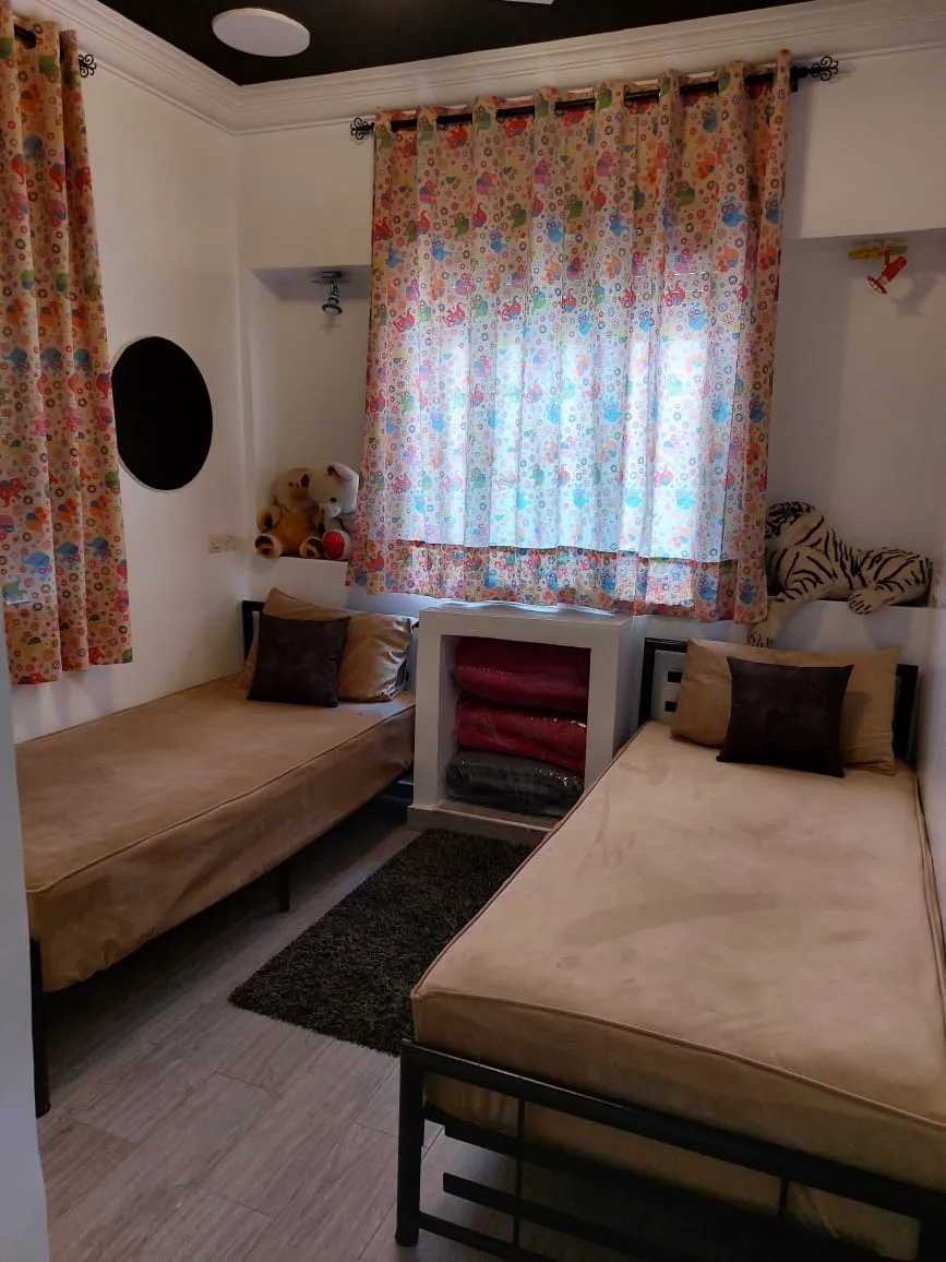 Appartement à louer à la journée à Al Fida Casablanca de 2 chambres et salon 