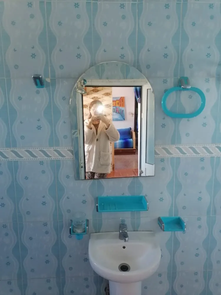 Appartement à louer à Chefchaouen, au troisième étage,  deux chambres et salon.