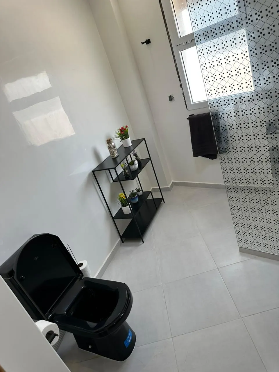 Appartement élégant à louer à Tanger, dans un immeuble sécurisé 2 chambre salon 