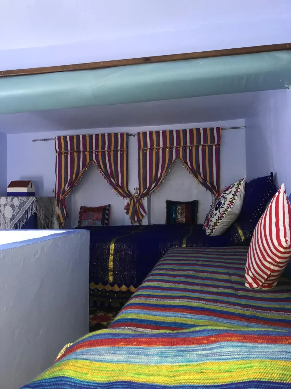 Petit appartement à louer  une chambre et un salon au rez-de-chaussée