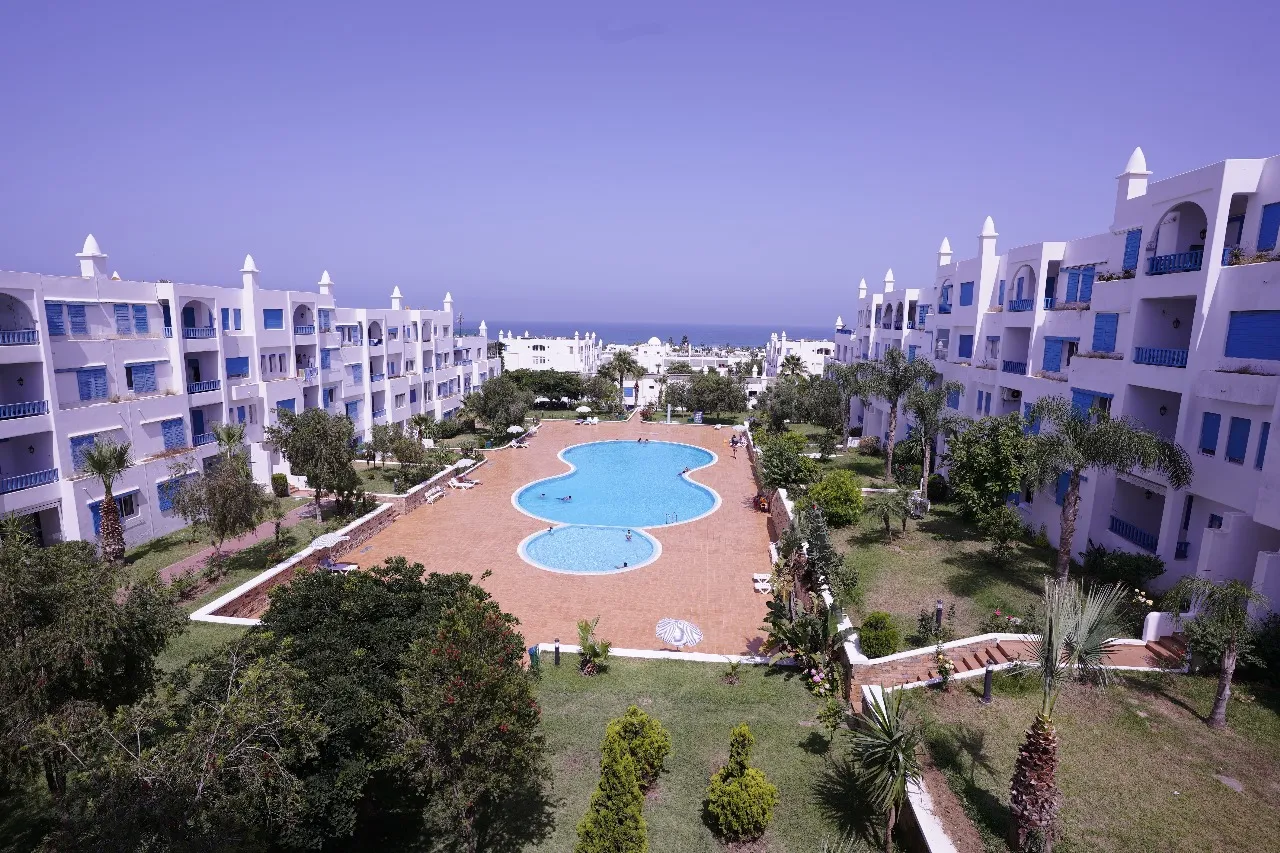 Appartement à Louer Résidence à kabila vista avec Piscine, Parking — 3 Chambres + Salon Climatisé