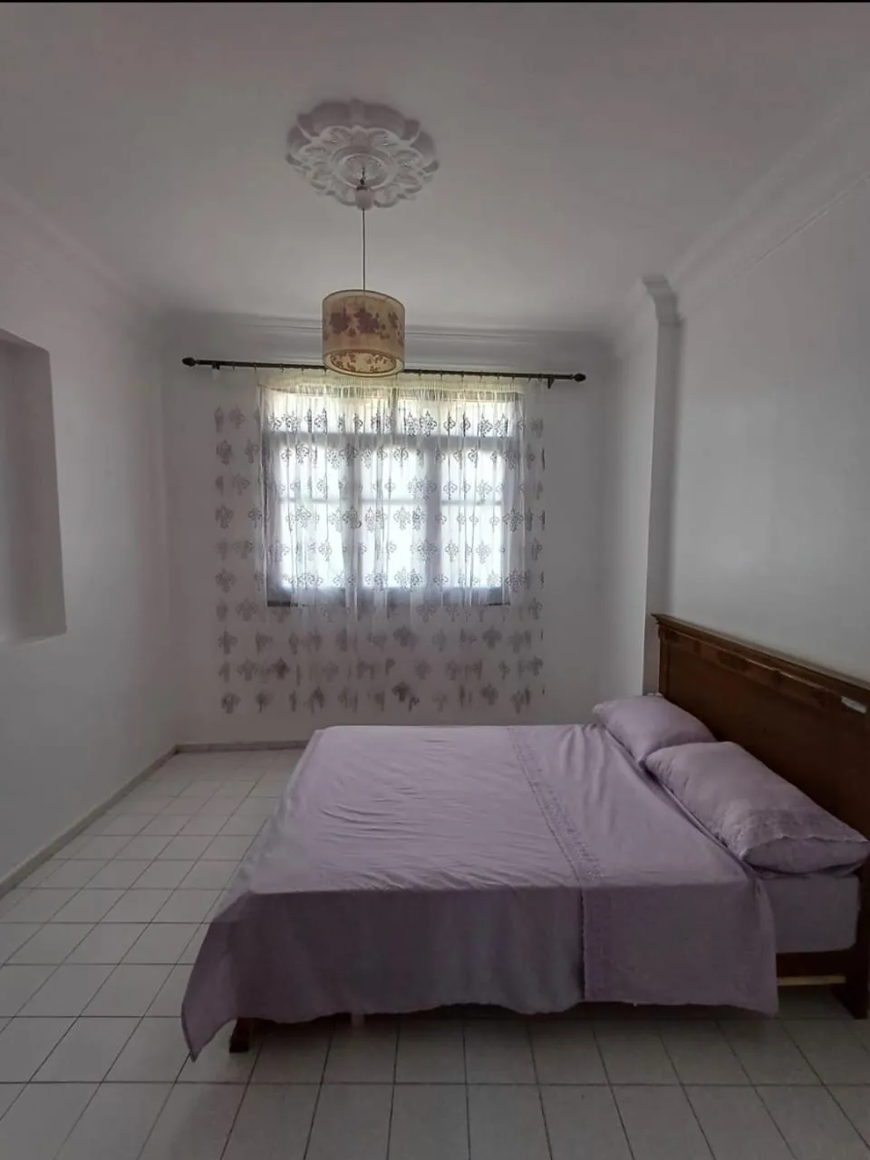 Appartement à louer à la journée à Chefchaouen, 2 chambres et salon, au 1er étag