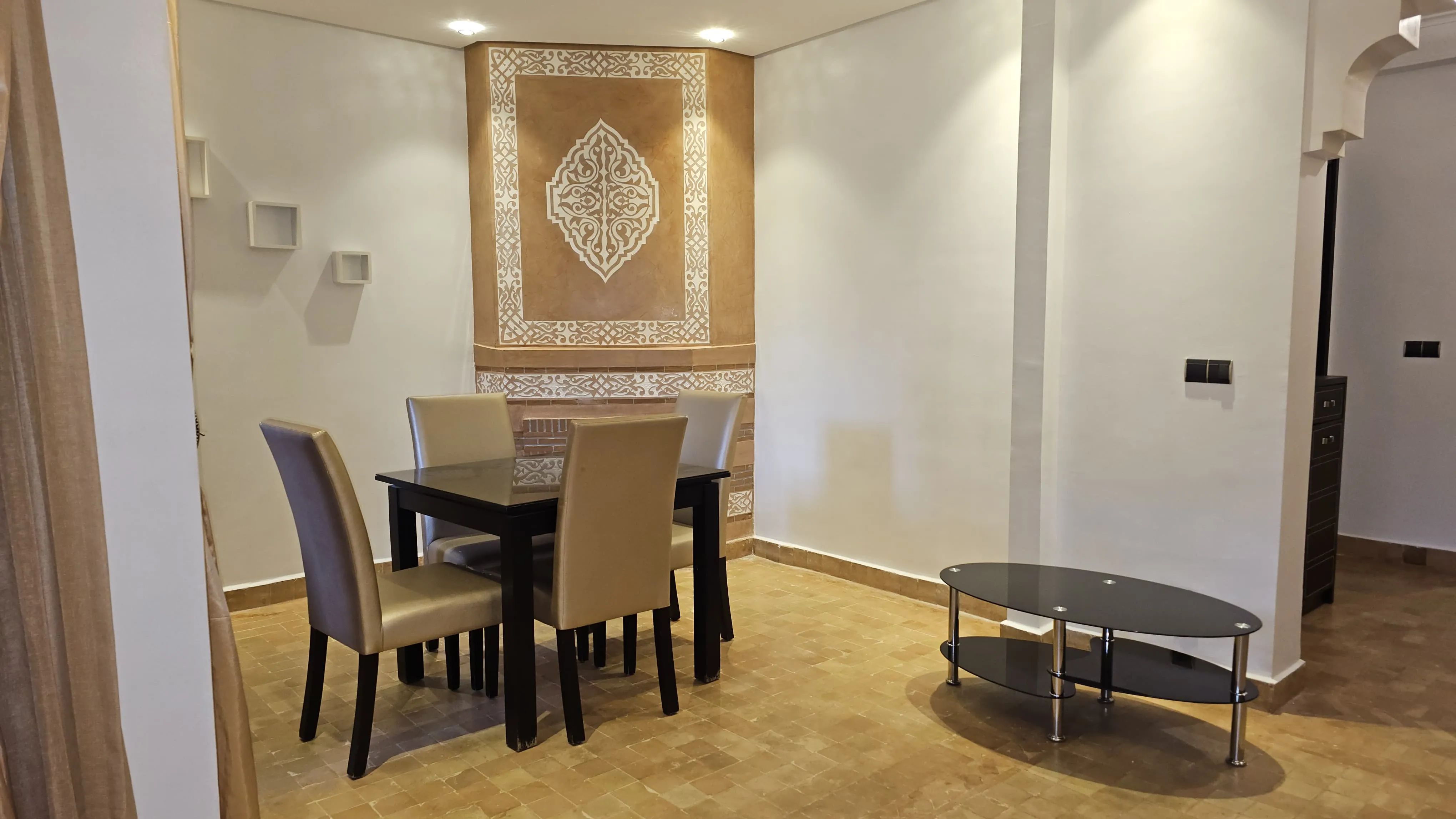 Magnifique appartement à louer mensuellement à Marrakech, situé au premier étage