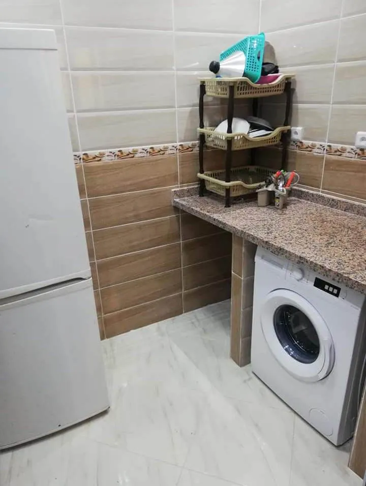 Appartement à louer au deuxième étage à Fnideq, en location quotidienne.