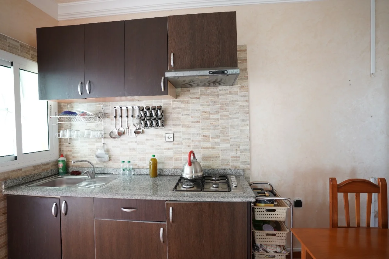 bel appartement à vendre à oued laou  2  chambre balcon salon ، Rez-de-chaussée 56 M²