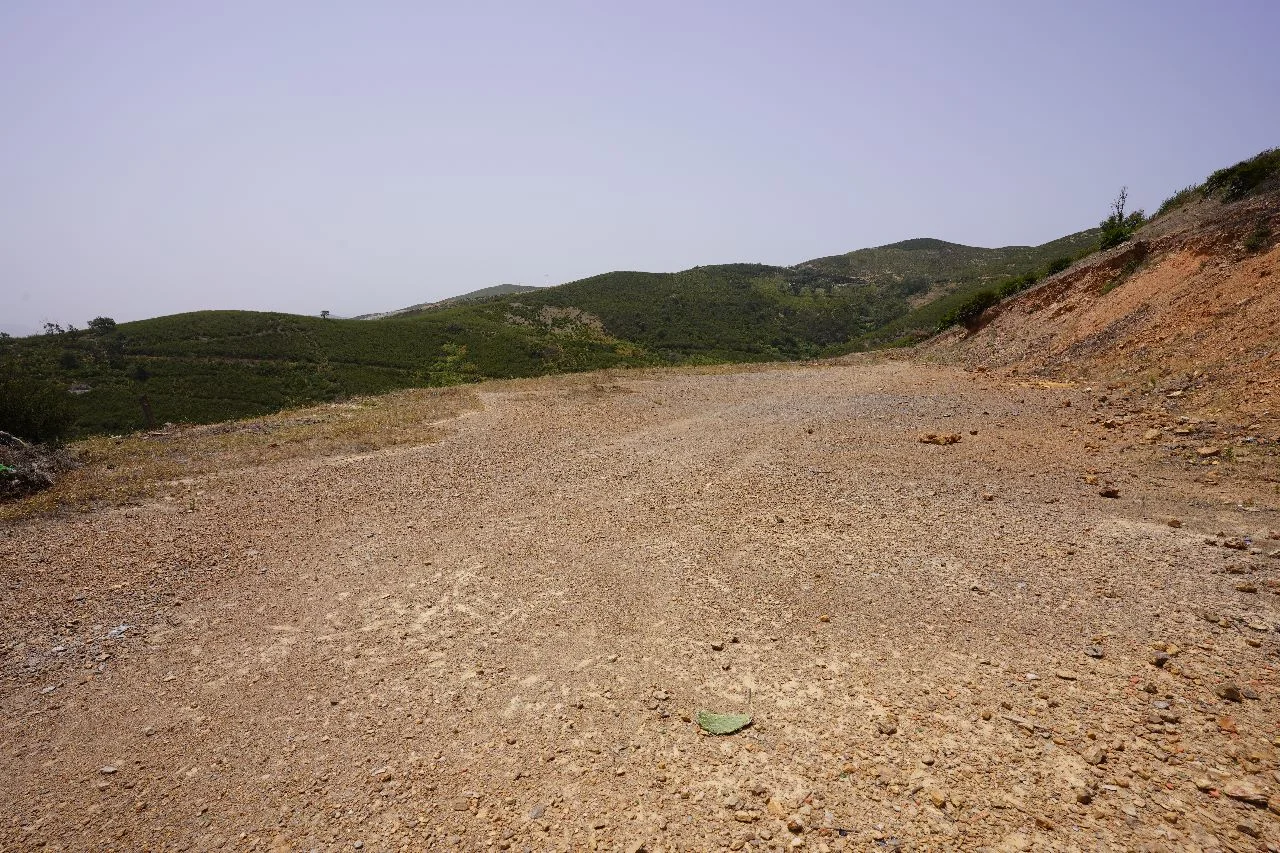 Un grand terrain dans la ville de Fnideq, à vendre, d'une superficie totale de 2