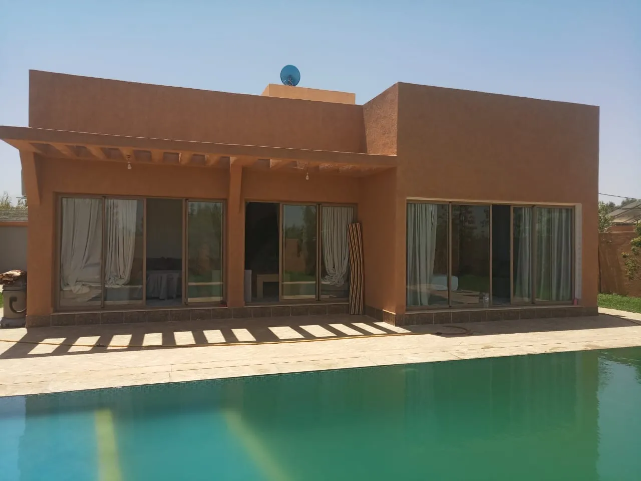 Villa de luxe à louer à Marrakech  Route d’Ourika, avec 4 chambres