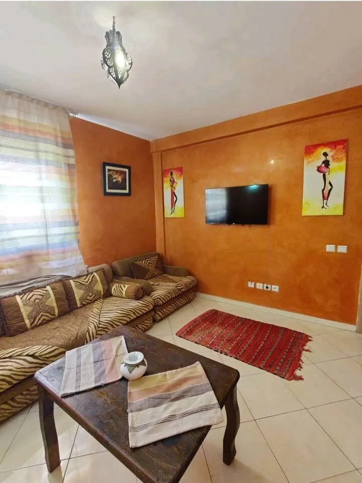 Appartement à louer au quartier Al-Hay Al-Mohammadi à Agadir, au deuxième étage.