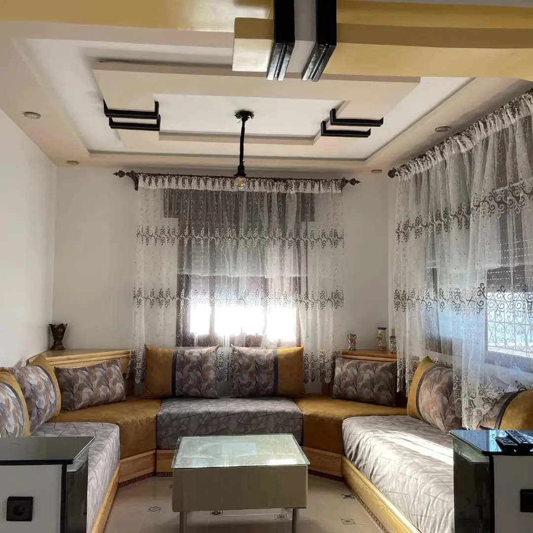  appartement à louer à Agadir bien équipé et situé dans une résidence sécurisée.