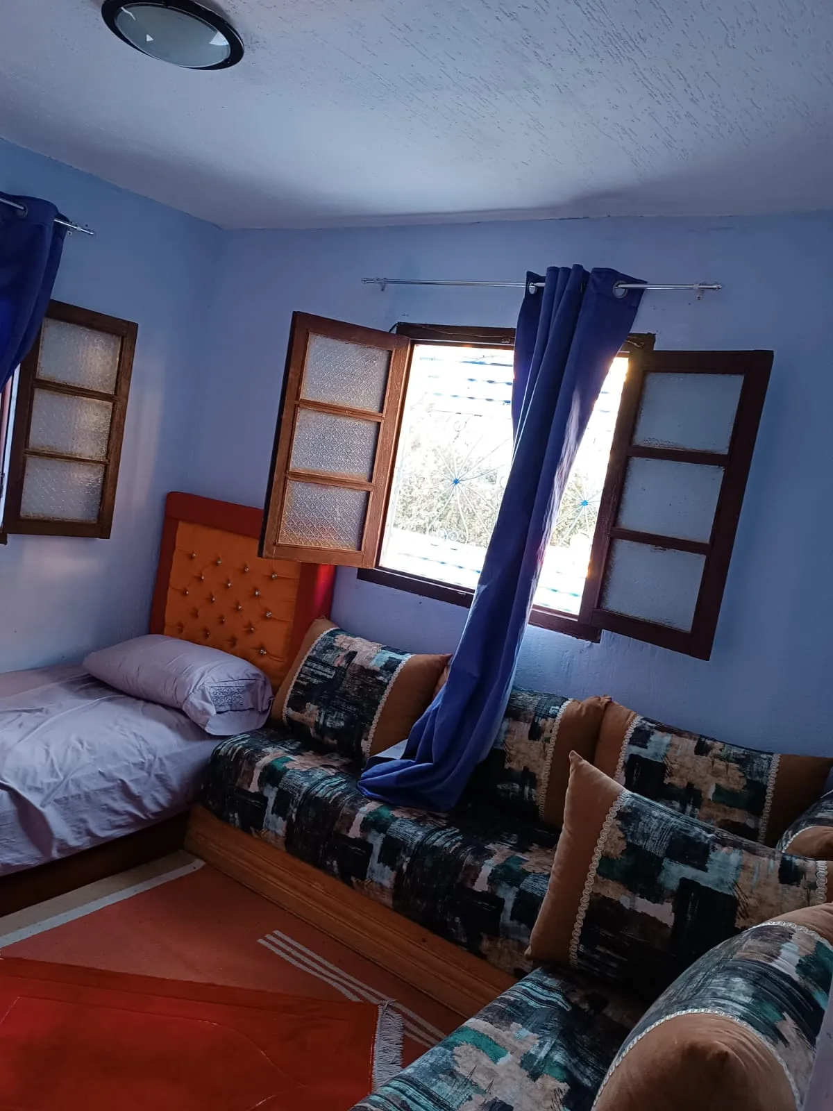 Appartement à louer pour la journée à Chefchaouen, au quatrième étage.