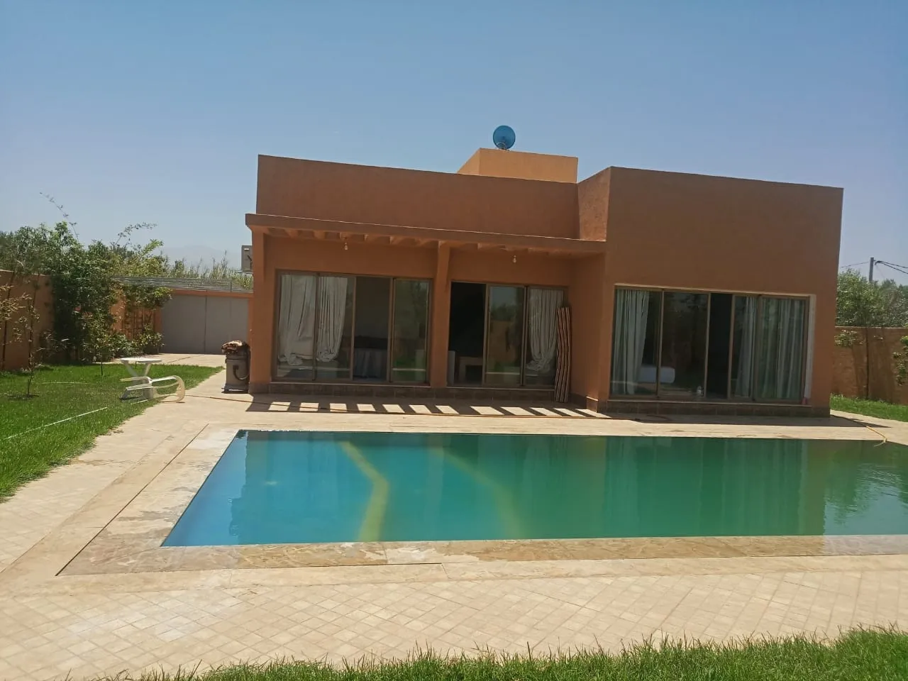 Villa de luxe à louer à Marrakech  Route d’Ourika, avec 4 chambres