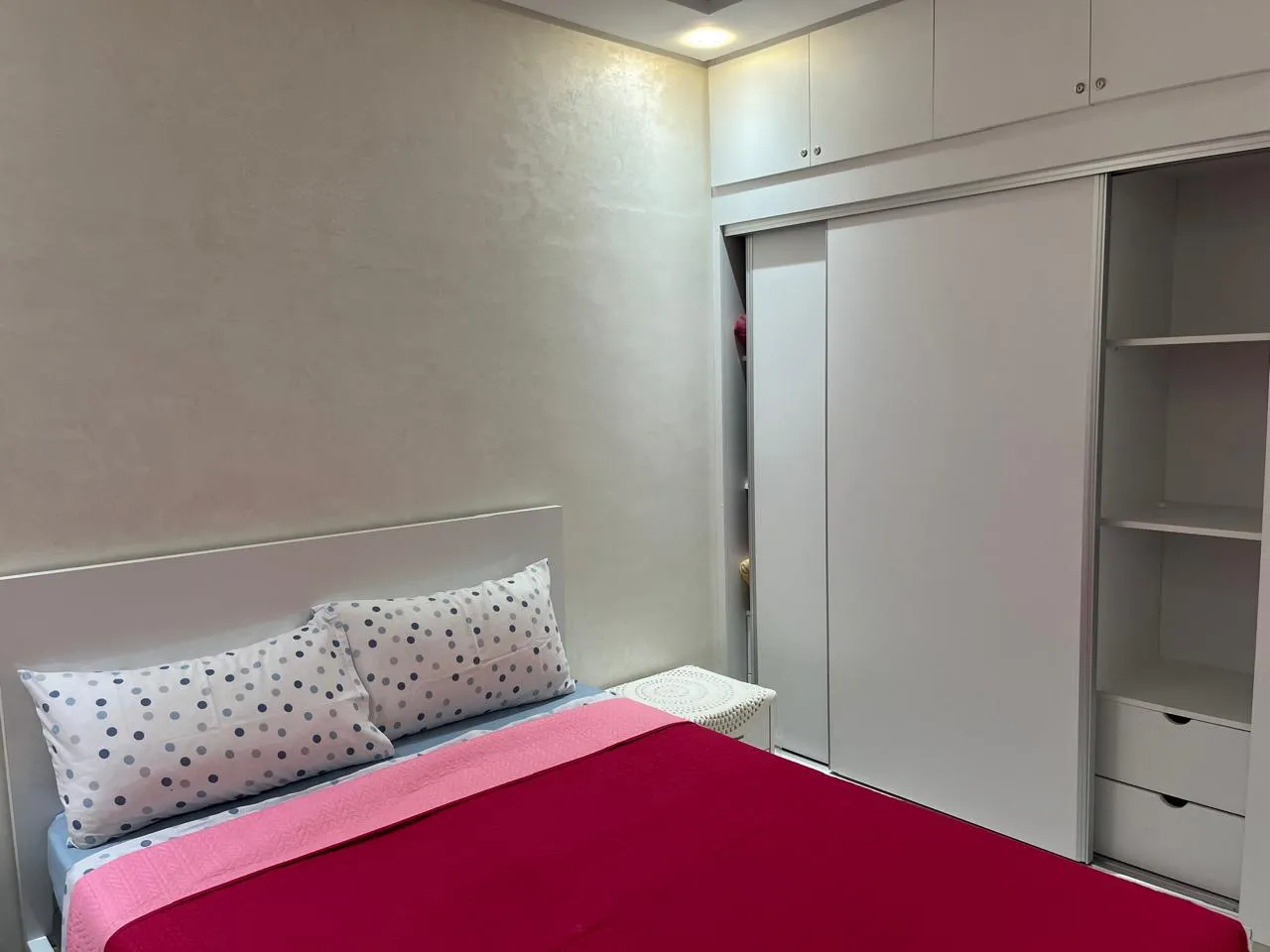 Appartement élégant à louer dans le quartier d'Idrâr à Agadir 2 chambres salon 
