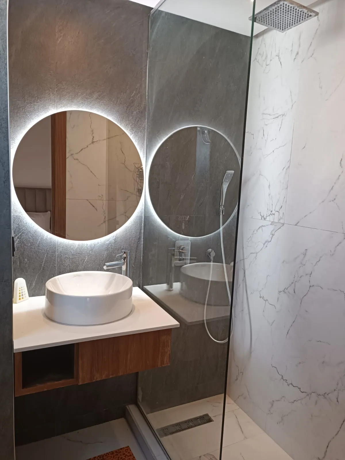 Appartement de luxe à louer à la journée à Maarif  composé de 2 chambre salon  