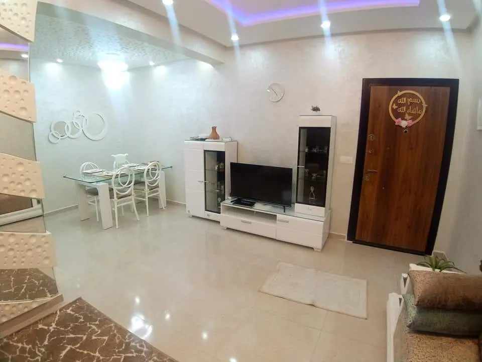  Appartement joli à louer à la journée à Casablanca, au rez-de-chaussée