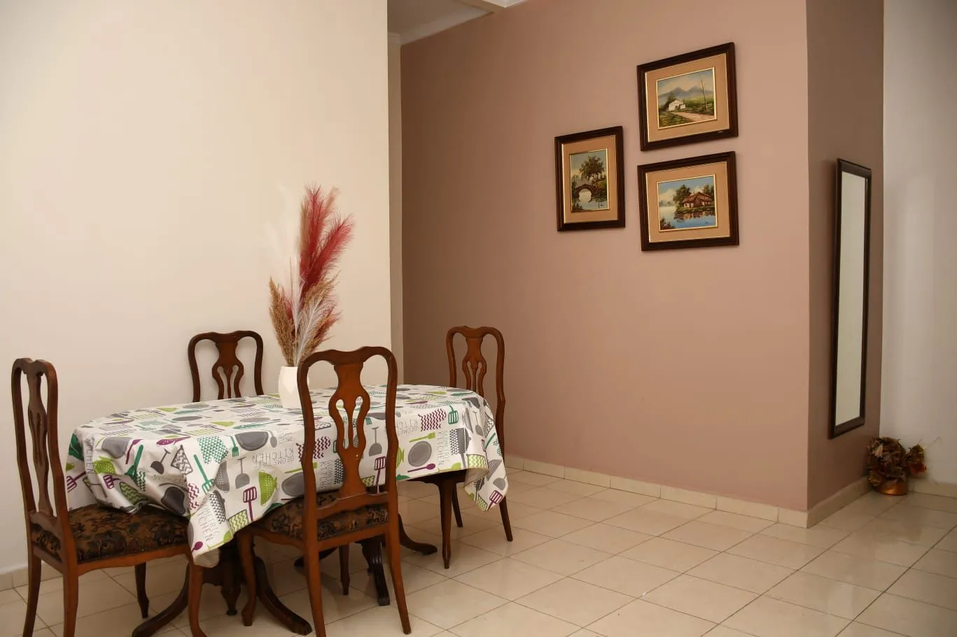 Appartement charmant à louer près de Marjane Tanger, au premier étage.
