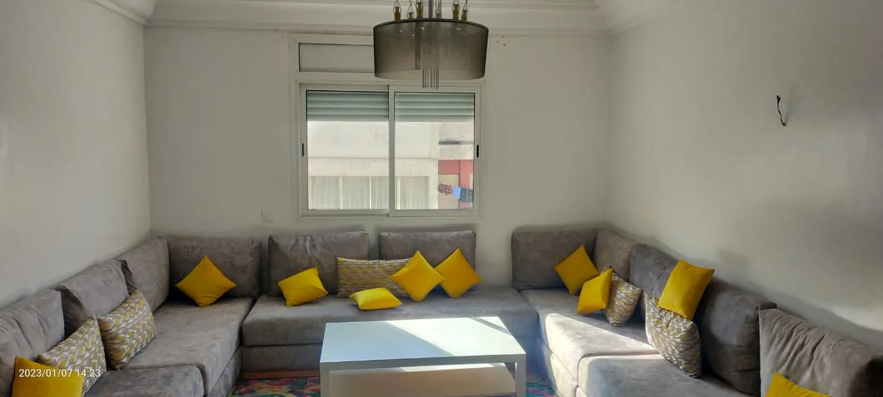 Appartement moderne à louer dans une résidence contemporaine avec vue sur la mer