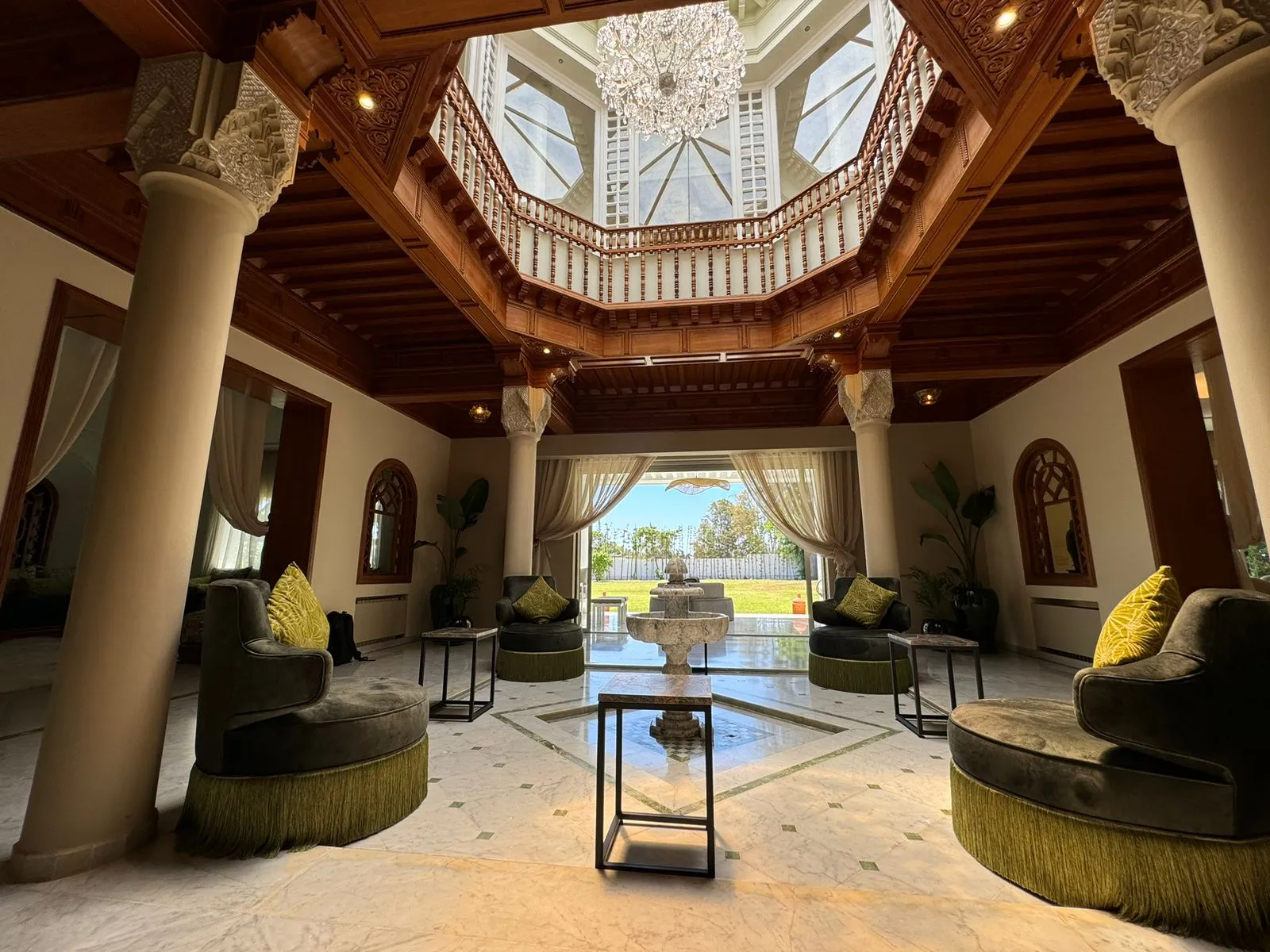 Villa de luxe à louer mensuellement à Rabat, d'une superficie de 2500 mètres 