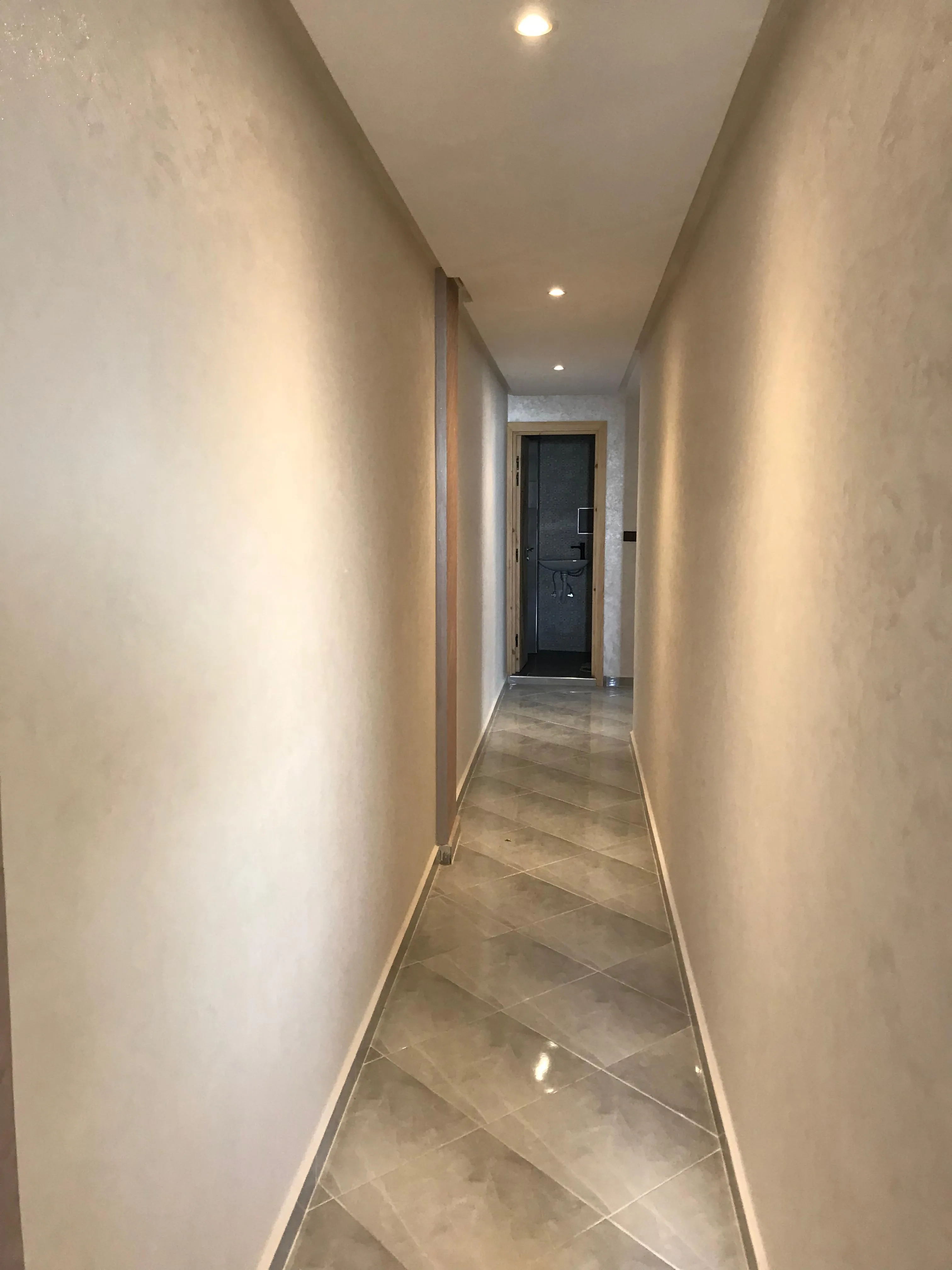Appartement moderne à louer dans un emplacement idéal, près de la plage.