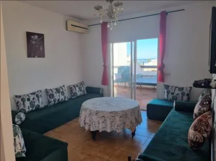 Bel appartement à louer à la journée à Alcudia Smir, au deuxième étage.