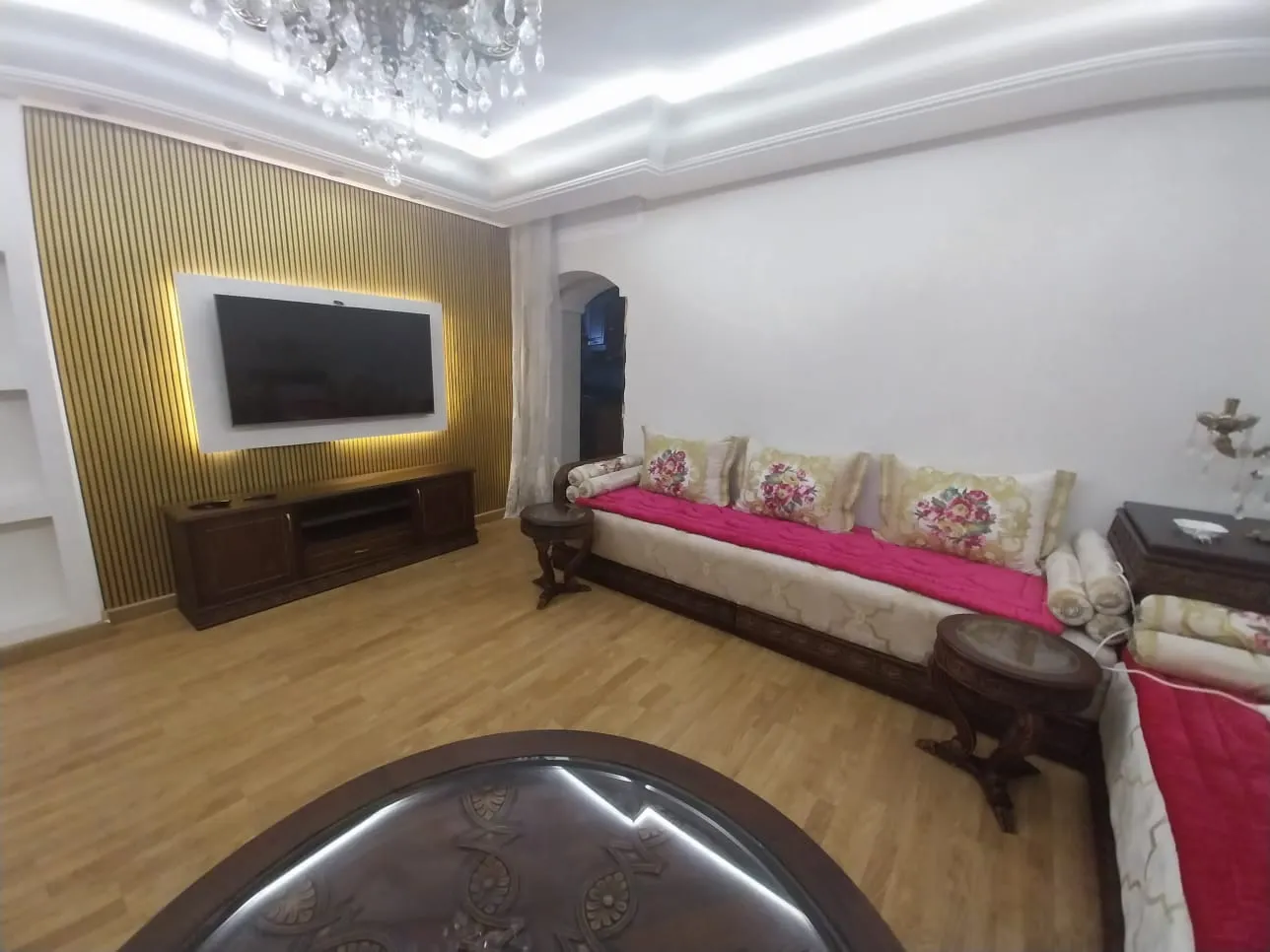 Bel appartement à louer à Malabata, Tanger, comprenant deux chambres et 2 salons