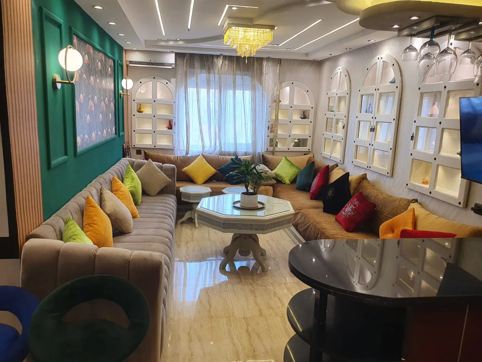 Appartement beau et élégant à louer à la journée à Casablanca, près du corniche,