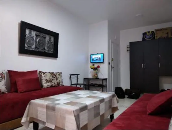 Appartement à louer à Casablanca, 1 chambre, salon, rez-de-chaussée, 40 m².