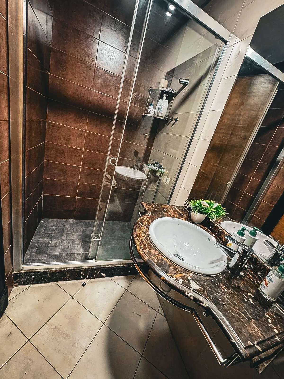 Appartement haut de gamme à louer pour la journée à Casablanca, au deuxième étag