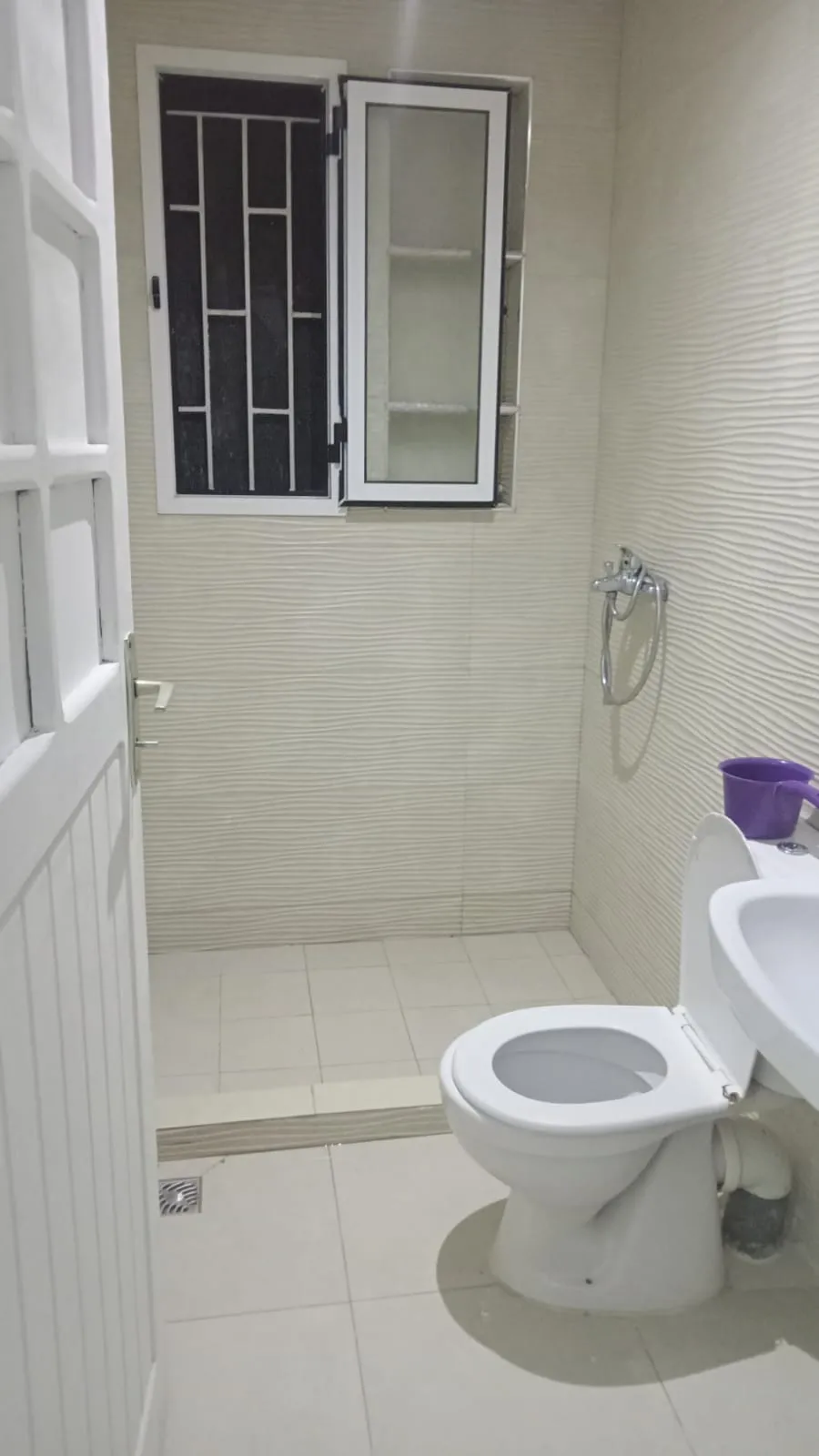 Appartement au rez-de-chaussée à louer à la journée à M'diq – 2 chambres 