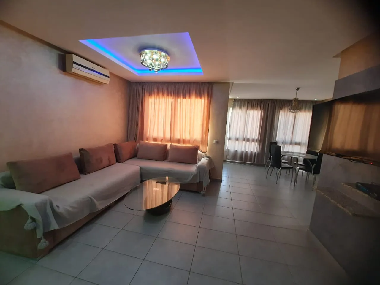 Appartement moderne à louer à Agadir, dans une résidence haut de gamme.
