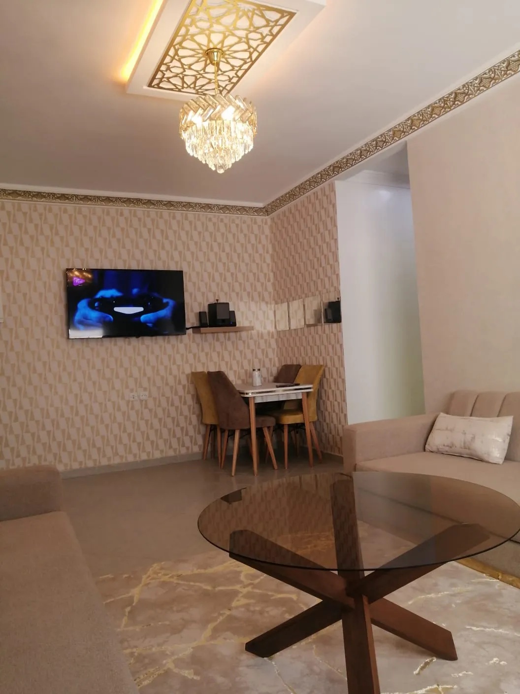 Bel appartement à louer à Tanger, emplacement excellent et sécurisé. 