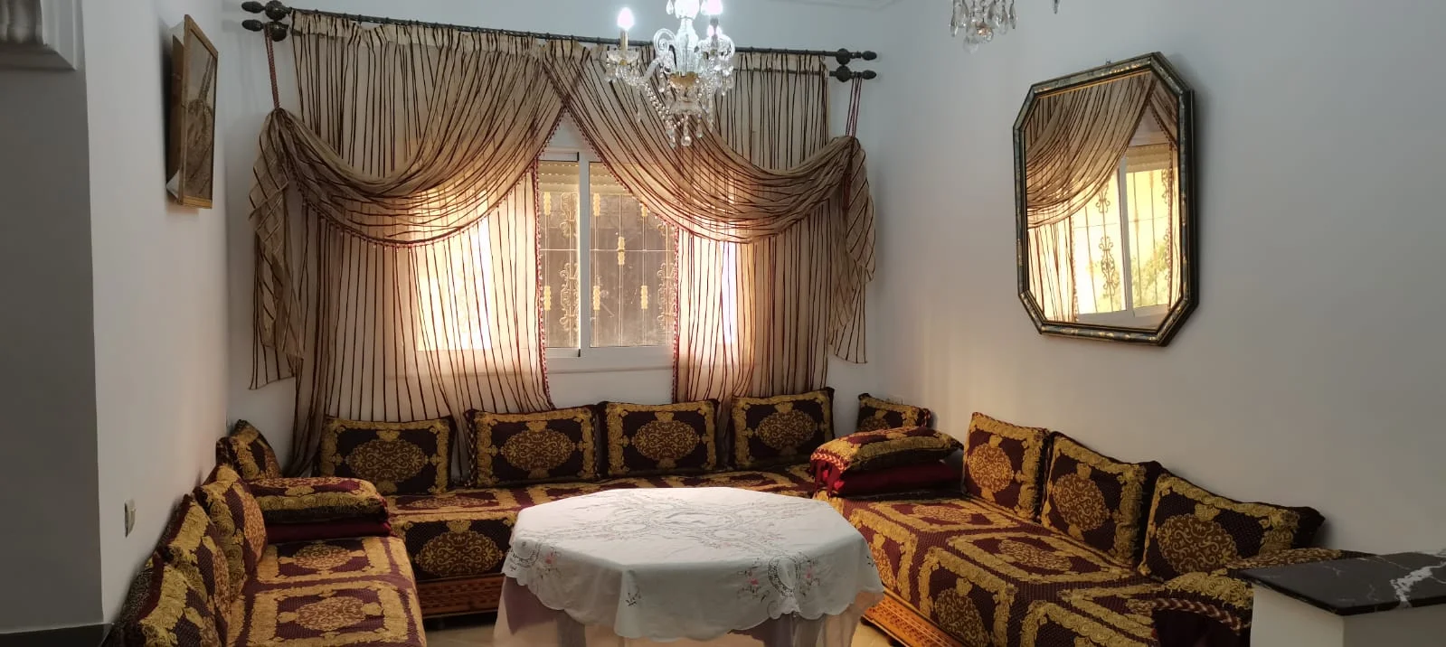 Appartement élégant à M'diq Bouzaghlal à louer 2 chambre salon 100 mètres Rez-de