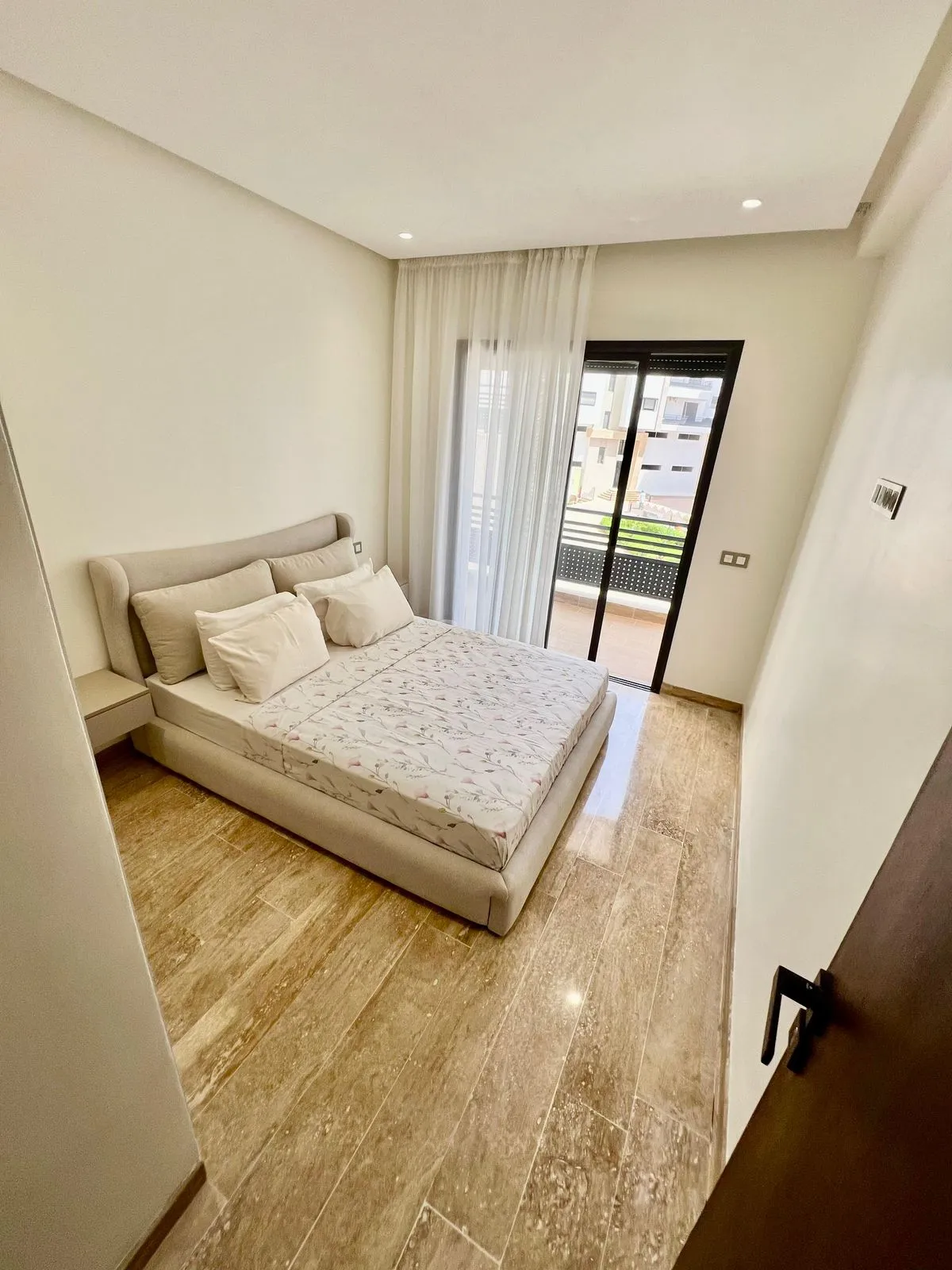 Un appartement élégant à louer dans un quartier calme d'une superficie de 90 m².