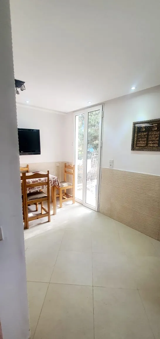 Appartement au rez-de-chaussée à louer à la journée à M'diq – 2 chambres 