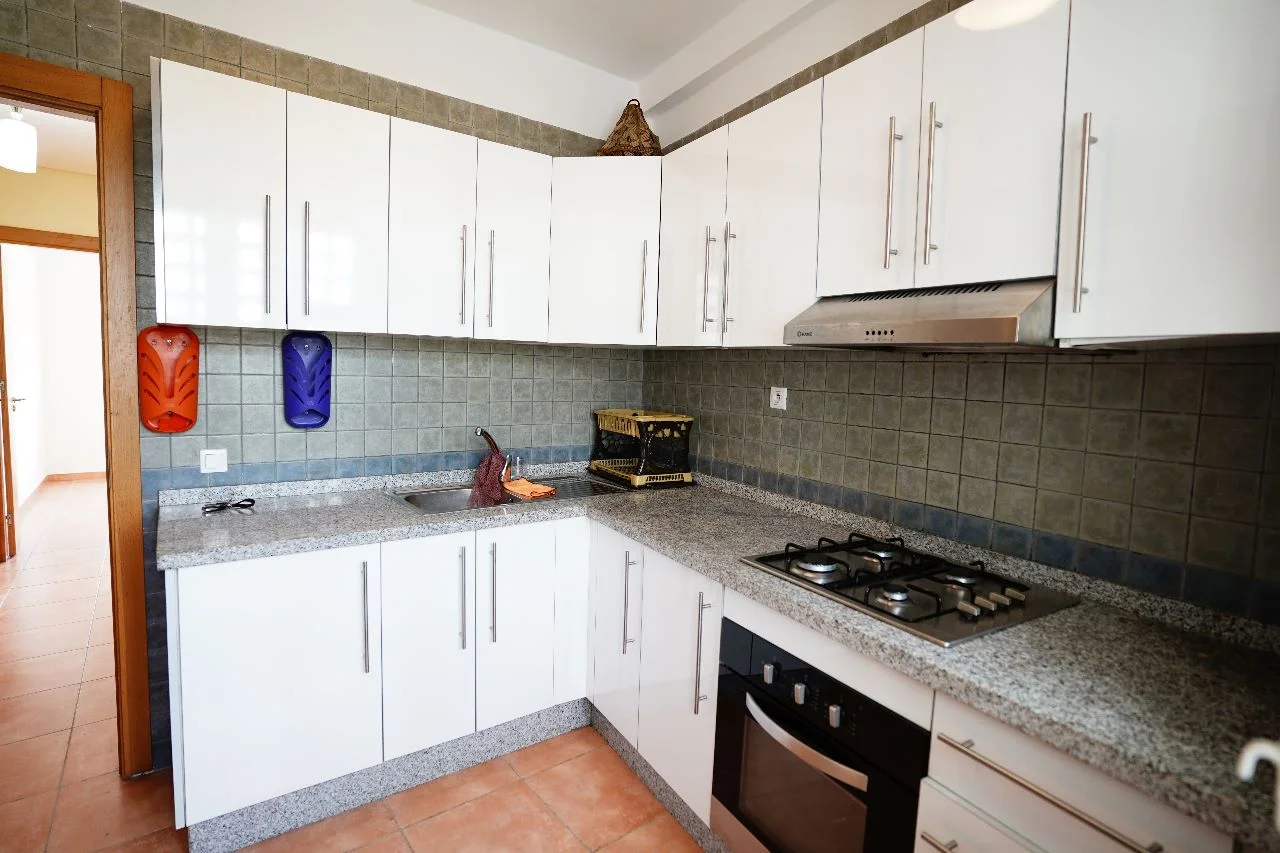 bel appartement à louer à fnideq 2 chambre 67 mètres salon 1ère étage 