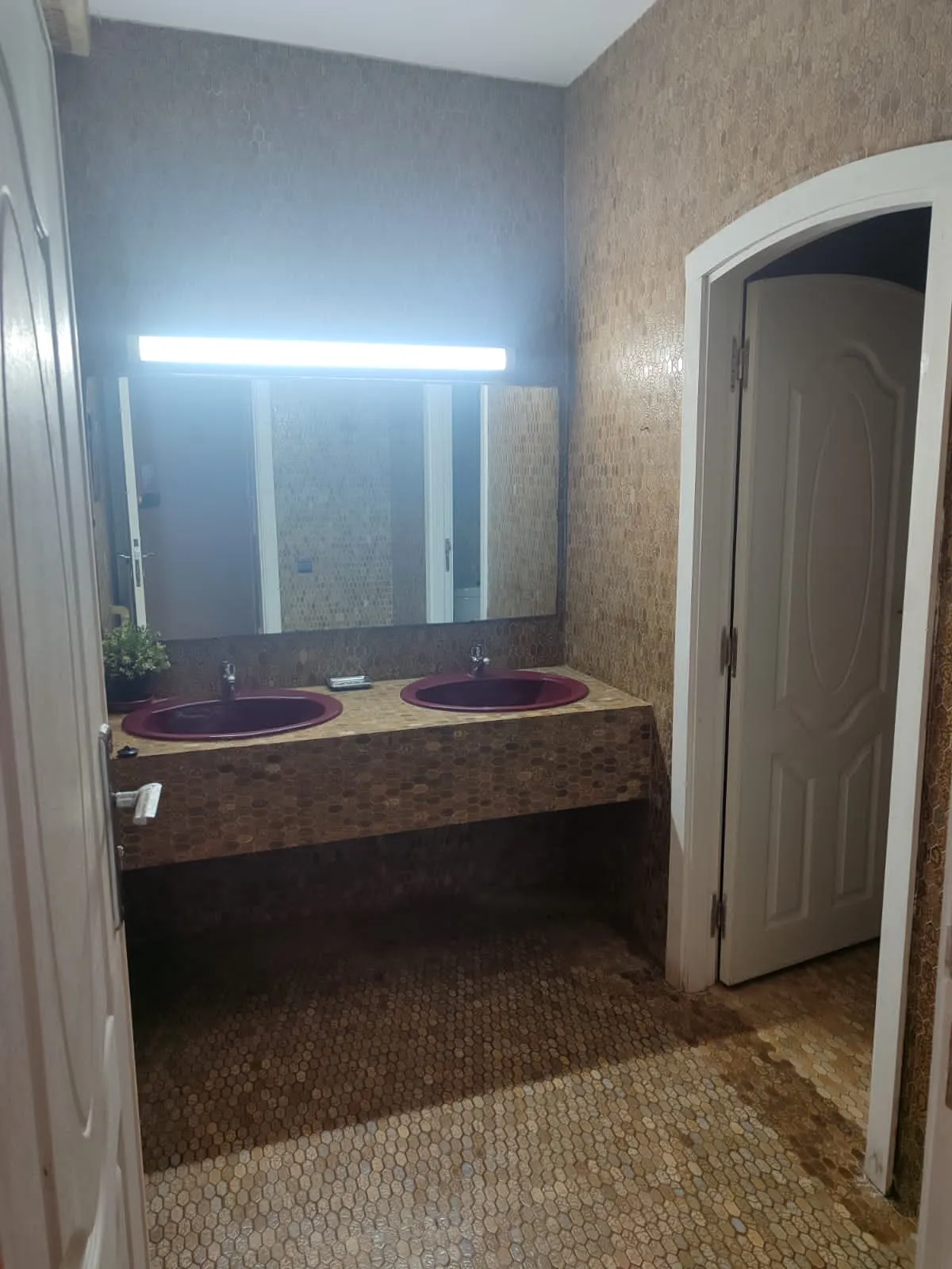 Belle villa à louer à Rabat, Harhoura, avec un grand espace