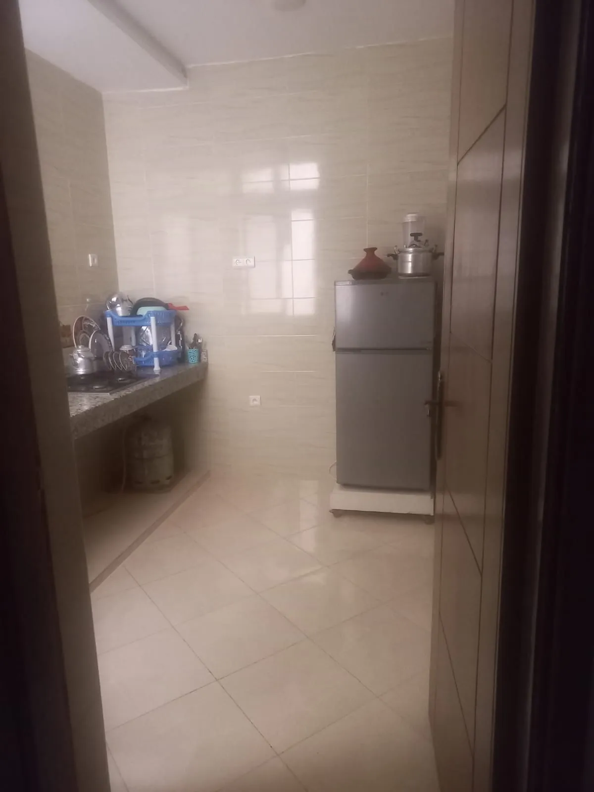 Appartement à louer à la journée au premier étage, composé de deux chambres,