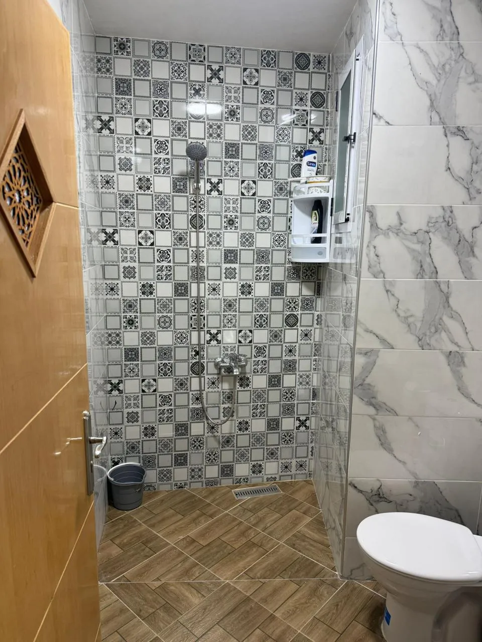 Appartement à louer quotidiennement à Chefchaouen, 2 chambres, salon, balcon, au premier étage 