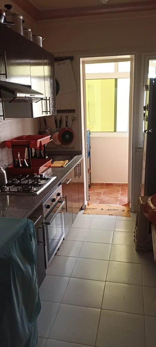 Appartement haut standing à louer à Malabata, Tanger avec 2 chambres et un salon