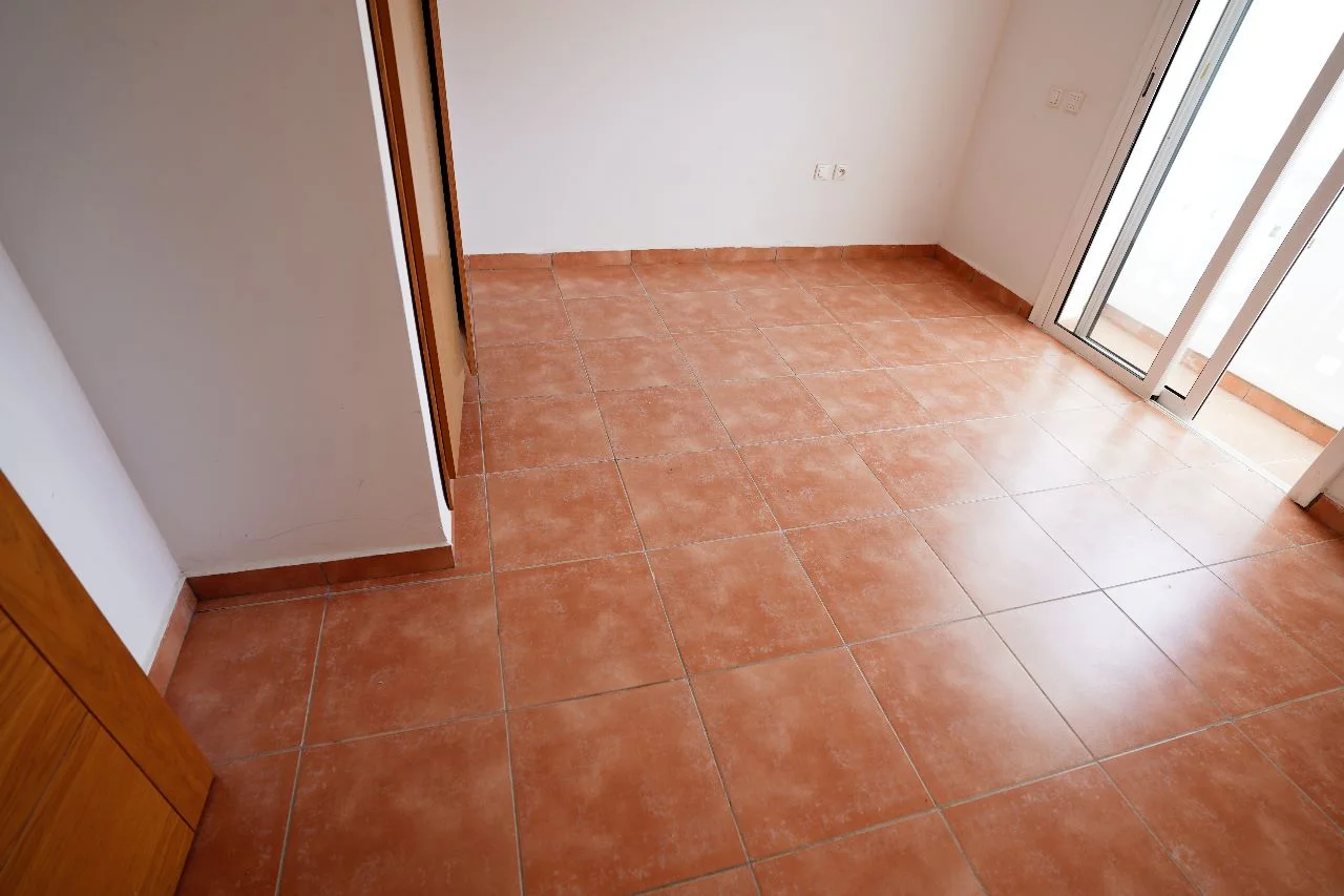 bel appartement à louer à fnideq 2 chambre 67 mètres salon 1ère étage 