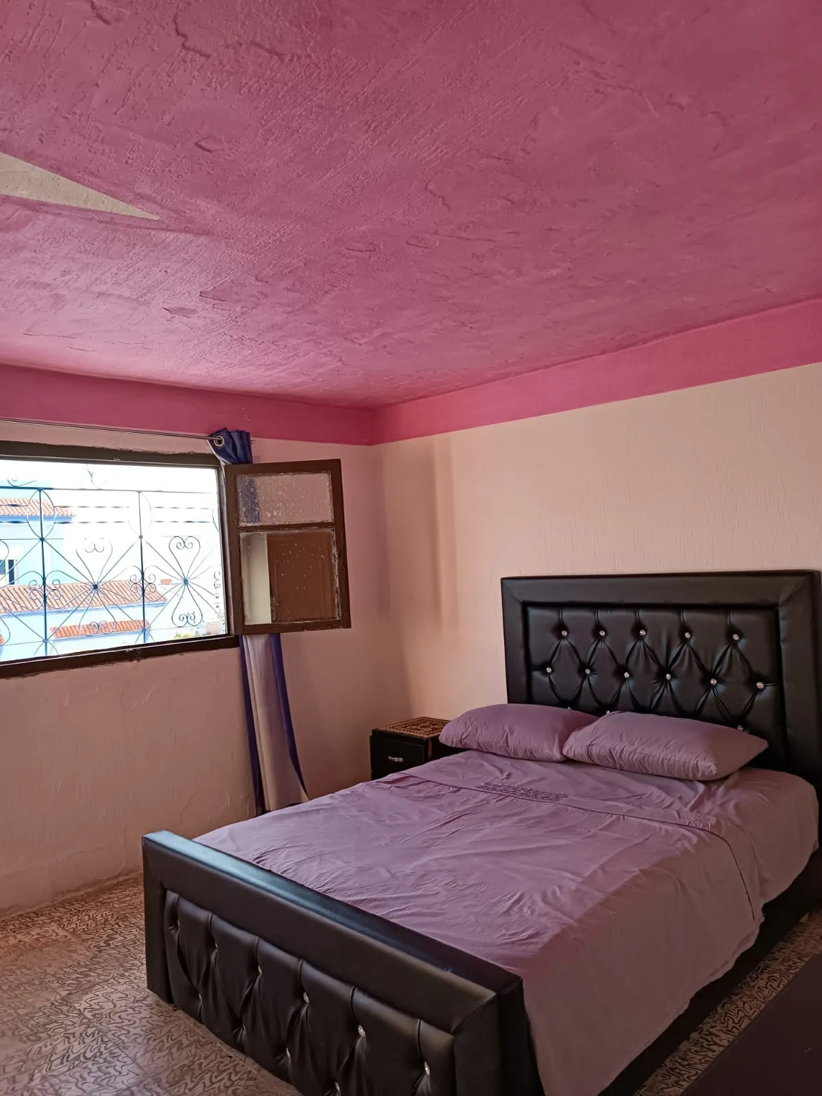 Appartement à louer pour la journée à Chefchaouen, au quatrième étage.