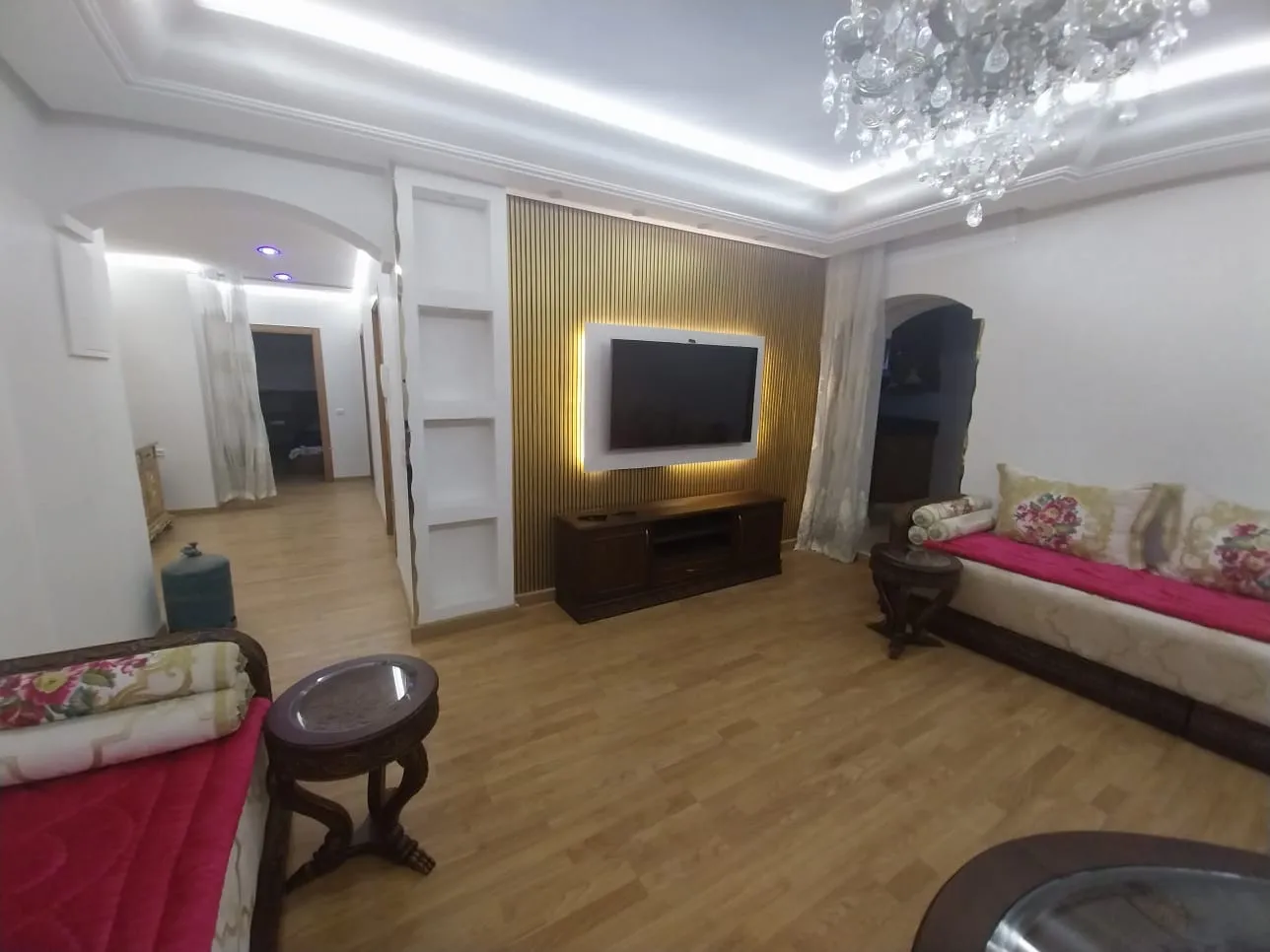 Bel appartement à louer à Malabata, Tanger, comprenant deux chambres et 2 salons