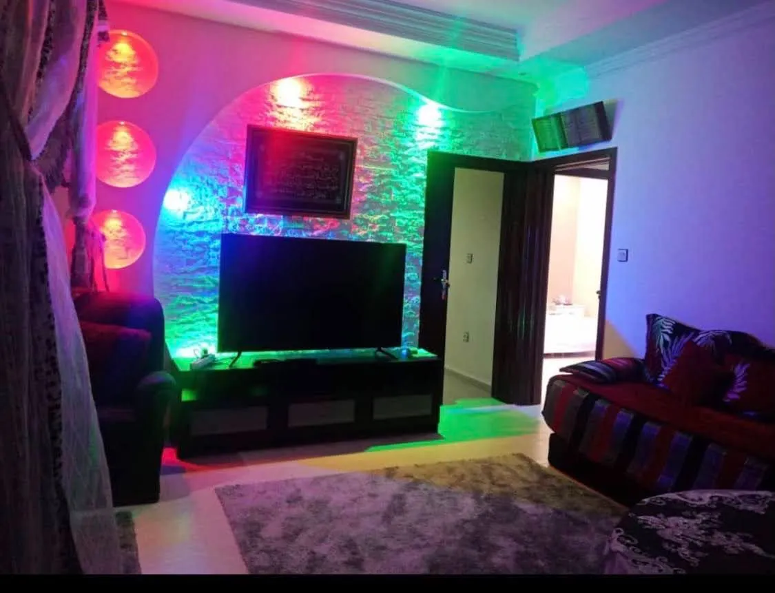 Appartement moderne à louer à Agadir, situé au premier étage avec 4 façades.