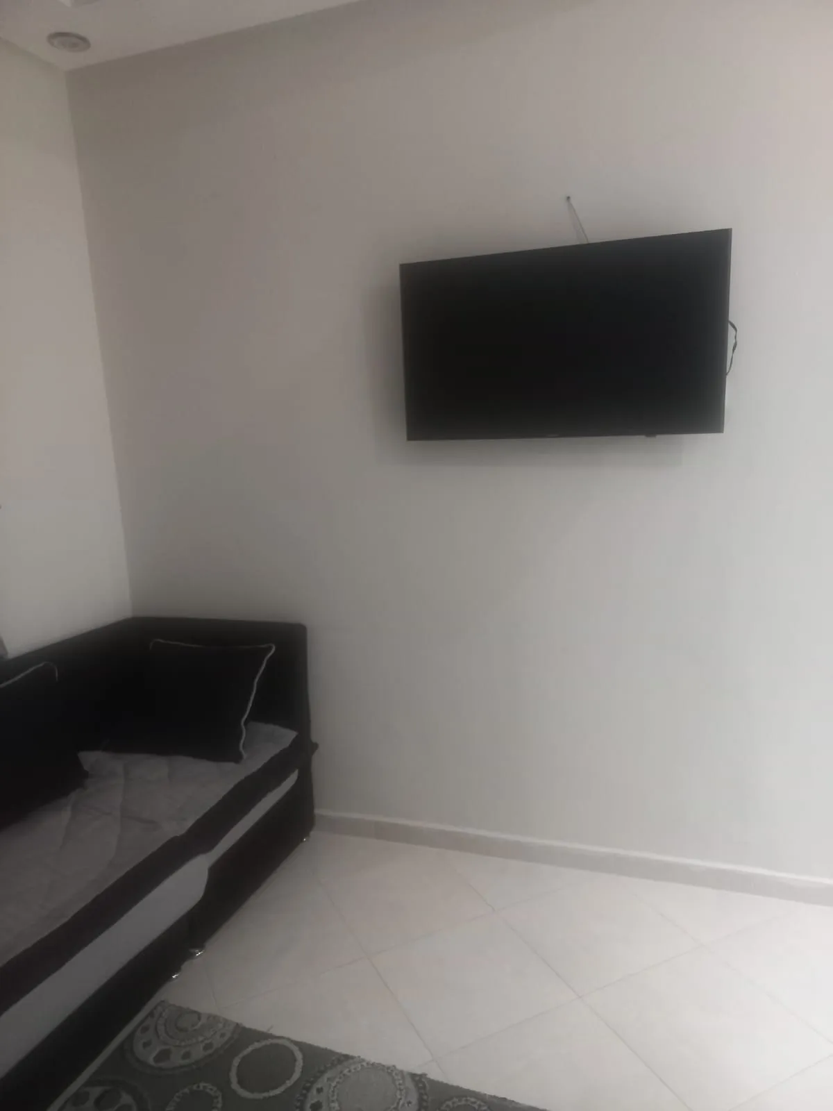 Appartement à louer à la journée au premier étage, composé de deux chambres,