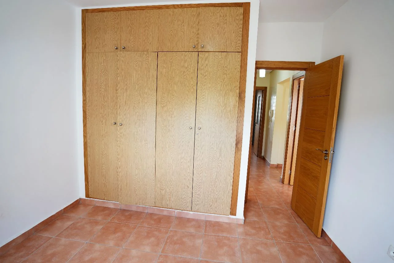 bel appartement à louer à fnideq 2 chambre 67 mètres salon 1ère étage 