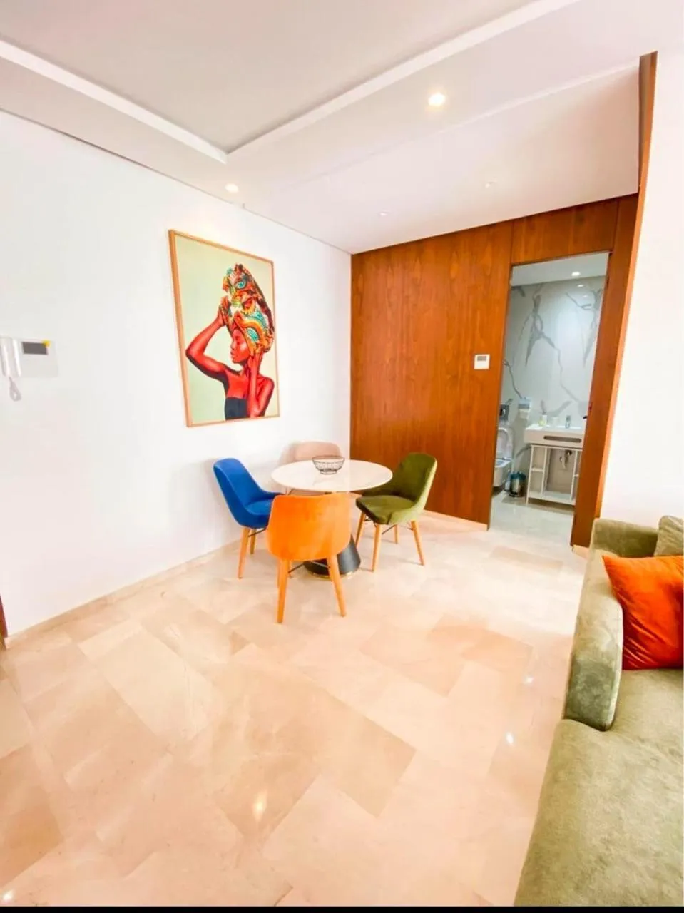 Studio de luxe à louer à Casablanca,composé d'une chambre et d'un salon.
