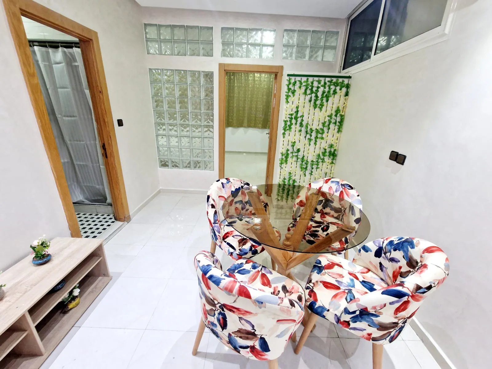 Un magnifique appartement à louer à Agdal  Rabat, avec une chambre et un salon