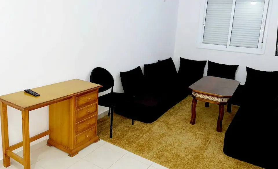 Bel appartement à vendre à M'diq, d'une superficie de 50 m² avec deux chambres.